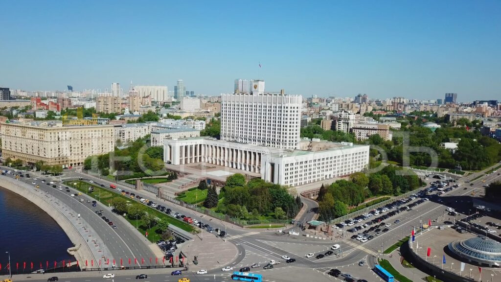 Белый дом рядом с ЖК Сады Пекина
